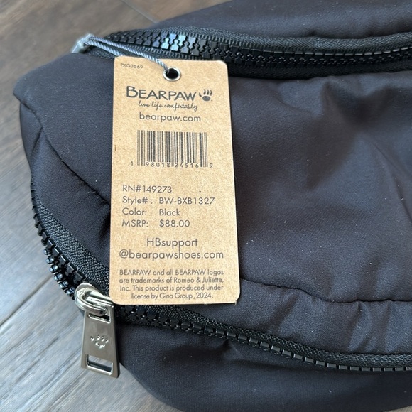 BEARPAW Crossbody/waist bag/fanny pack, double zip compartments + ear pod case - Picture 10 of 14